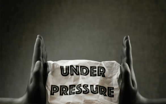 Trusting Leaders Under Pressure